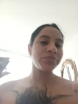 Snapshot of Karii-R chatting on May 22, 3:32 pm Karii-R online show from May 22, 3:32 pm