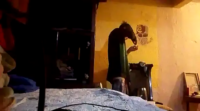 Snapshot of perkins1mm chatting on December 6, 5:28 pm perkins1mm online show from December 6, 5:28 pm