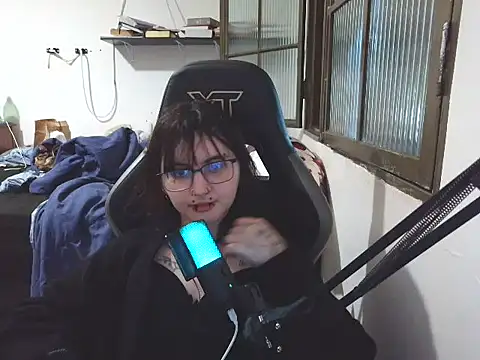 Snapshot of poison-eeve chatting on July 17, 7:49 am poison-eeve online show from July 17, 7:49 am