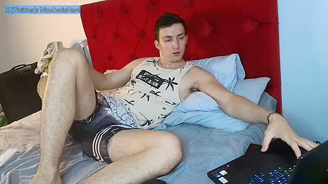 NicoDavisHere online show from May 18, 1:06 am