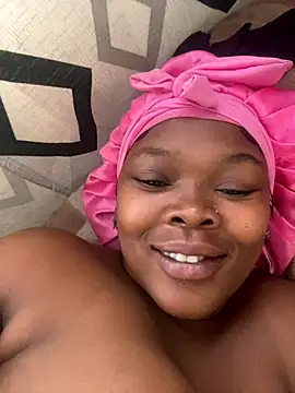 Snapshot of Thickqueenxxx chatting on November 8, 8:51 am Thickqueenxxx online show from November 8, 8:51 am