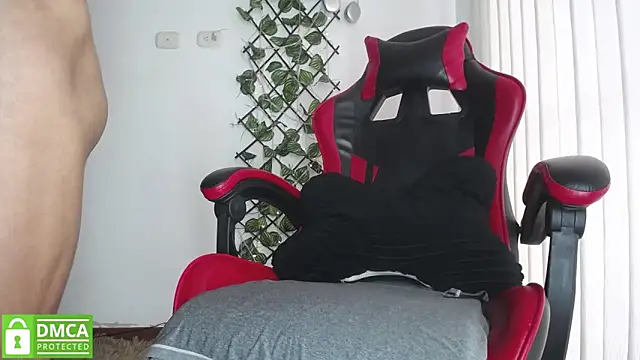 darkviper26 online show from March 12, 1:37 pm