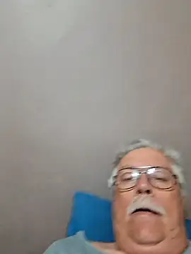 Snapshot of NawtyB1965 chatting on November 9, 3:43 am NawtyB1965 online show from November 9, 3:43 am