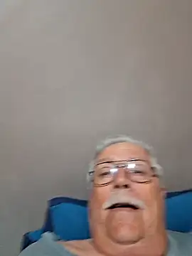 Snapshot of NawtyB1965 chatting on October 4, 4:14 am NawtyB1965 online show from October 4, 4:14 am