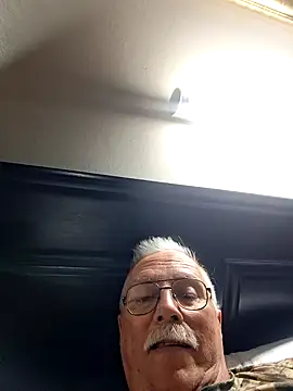 Snapshot of NawtyB1965 chatting on May 19, 3:57 am NawtyB1965 online show from May 19, 3:57 am