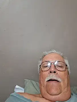 Snapshot of NawtyB1965 chatting on May 15, 3:59 am NawtyB1965 online show from May 15, 3:59 am