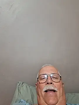 Snapshot of NawtyB1965 chatting on June 10, 4:03 am NawtyB1965 online show from June 10, 4:03 am