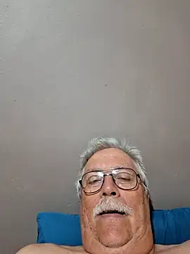 Snapshot of NawtyB1965 chatting on October 30, 3:38 am NawtyB1965 online show from October 30, 3:38 am