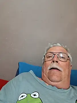 Snapshot of NawtyB1965 chatting on October 21, 3:17 am NawtyB1965 online show from October 21, 3:17 am