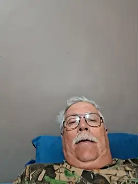 Snapshot of NawtyB1965 chatting on October 1, 3:33 am NawtyB1965 online show from October 1, 3:33 am