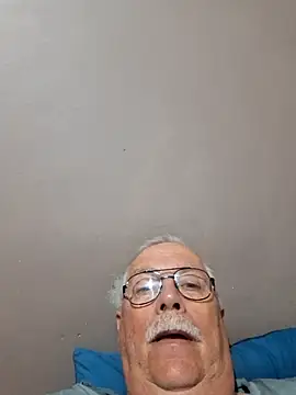 Snapshot of NawtyB1965 chatting on November 12, 3:43 am NawtyB1965 online show from November 12, 3:43 am