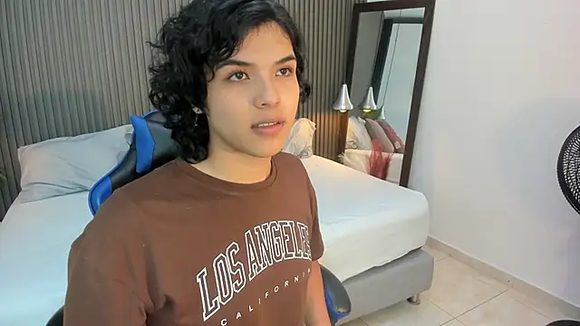 Axel brunette1 online show from April 6, 2:51 am