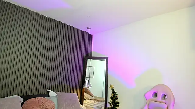 Axel brunette1 online show from December 19, 8:00 pm