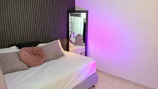 Axel brunette1 online show from October 25, 11:49 pm