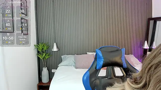 Axel brunette1 online show from April 15, 8:31 pm