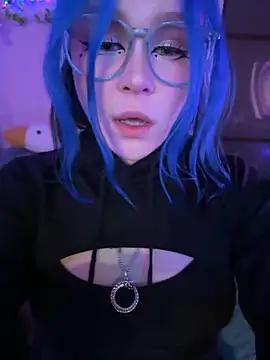 Snapshot of MaddisonHaas chatting on October 13, 12:45 am MaddisonHaas online show from October 13, 12:45 am