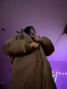 Snapshot of MaddisonHaas chatting on November 25, 1:17 am MaddisonHaas online show from November 25, 1:17 am