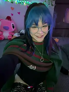 MaddisonHaas online show from April 5, 6:03 pm