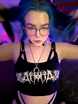 Snapshot of MaddisonHaas chatting on November 22, 12:43 am MaddisonHaas online show from November 22, 12:43 am