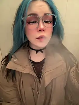 Snapshot of MaddisonHaas chatting on December 5, 12:10 am MaddisonHaas online show from December 5, 12:10 am