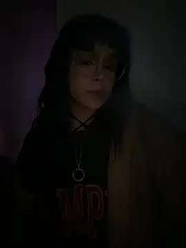 MaddisonHaas online show from April 7, 3:58 pm