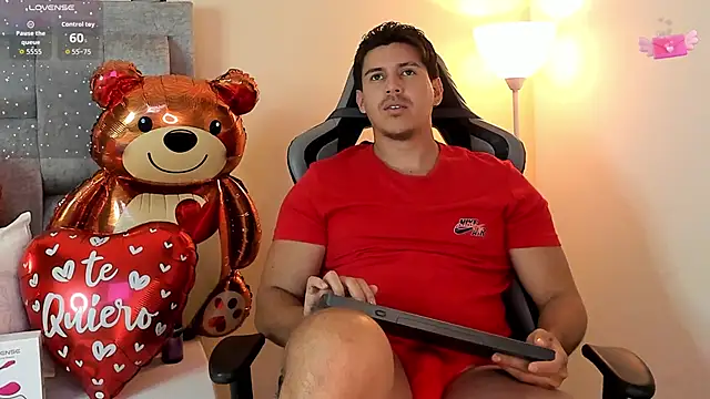 Snapshot of victor_vixen chatting on September 20, 8:03 pm victor vixen online show from September 20, 8:03 pm