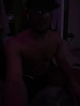 Snapshot of KySir1990 chatting on November 9, 12:25 am KySir1990 online show from November 9, 12:25 am