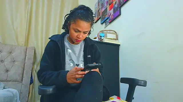 Samary thomas online show from April 9, 3:30 am