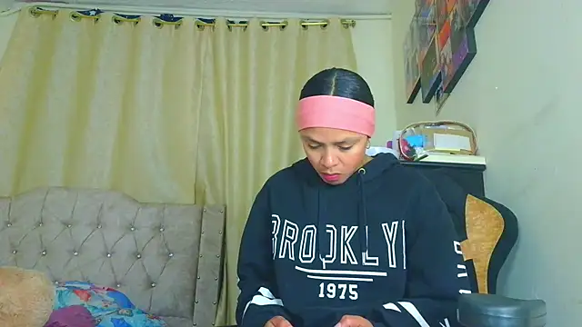 Samary thomas online show from April 11, 2:30 am