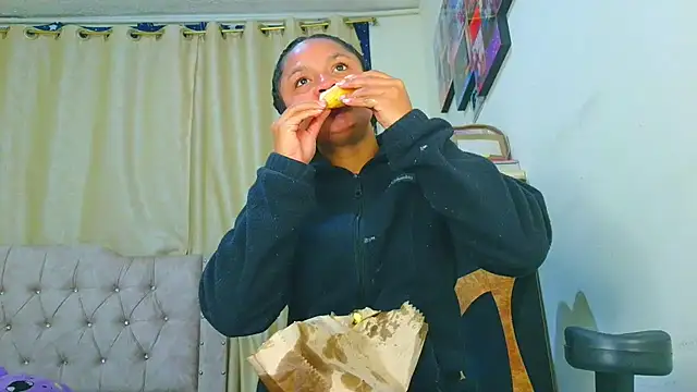 Samary thomas online show from April 2, 1:46 am