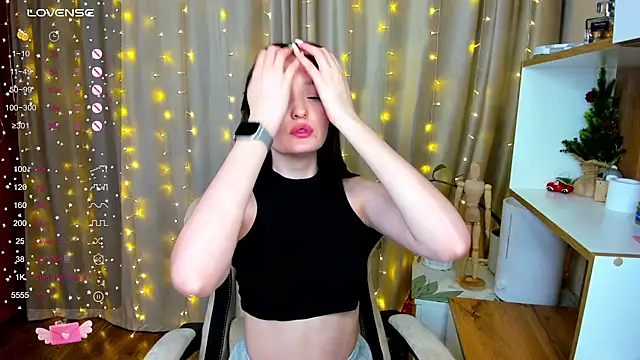 Snapshot of Fairyy_Moon chatting on January 9, 12:09 pm Fairyy Moon online show from January 9, 12:09 pm