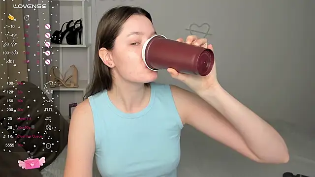 Snapshot of Fairyy_Moon chatting on October 9, 12:44 am Fairyy Moon online show from October 9, 12:44 am