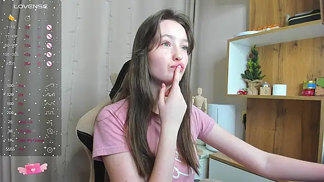 Snapshot of Fairyy_Moon chatting on January 24, 4:39 pm Fairyy Moon online show from January 24, 4:39 pm