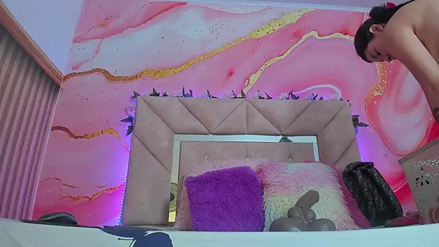 Taylor  cooper online show from November 5, 6:33 pm