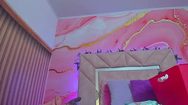 Taylor  cooper online show from October 29, 6:40 pm