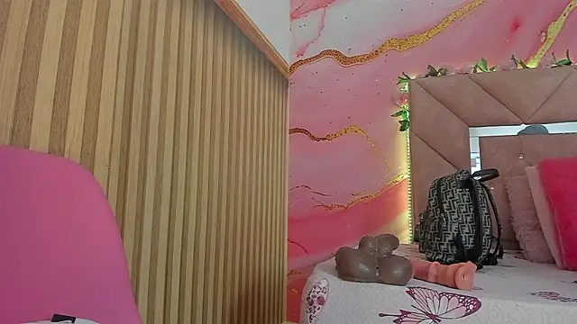 Taylor  cooper online show from February 13, 6:30 pm