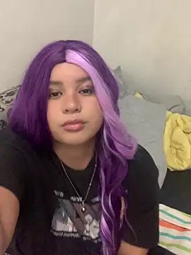 Snapshot of arielopal chatting on December 18, 7:13 am arielopal online show from December 18, 7:13 am