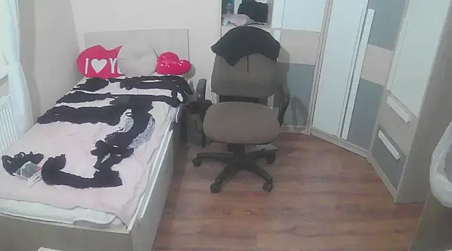 Snapshot of uleglasuczPL chatting on February 25, 4:46 am uleglasuczPL online show from February 25, 4:46 am