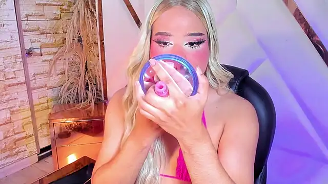 Snapshot of Elody_Preysler69 chatting on November 14, 4:27 am Elody Preysler69 online show from November 14, 4:27 am