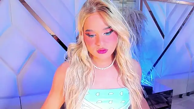 Snapshot of Elody_Preysler69 chatting on February 12, 4:34 am Elody Preysler69 online show from February 12, 4:34 am