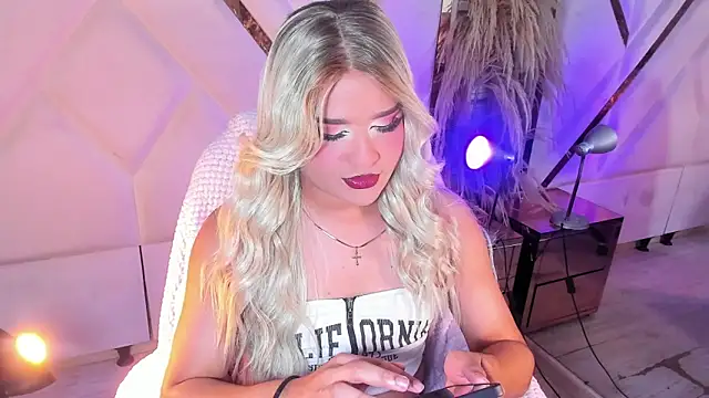 Snapshot of Elody_Preysler69 chatting on December 5, 4:44 am Elody Preysler69 online show from December 5, 4:44 am