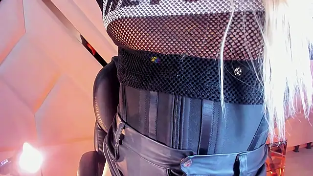 Snapshot of Elody_Preysler69 chatting on February 11, 3:50 am Elody Preysler69 online show from February 11, 3:50 am