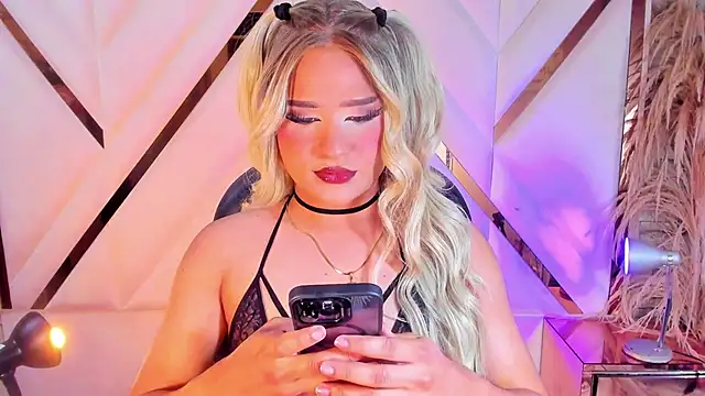 Snapshot of Elody_Preysler69 chatting on November 27, 5:19 am Elody Preysler69 online show from November 27, 5:19 am