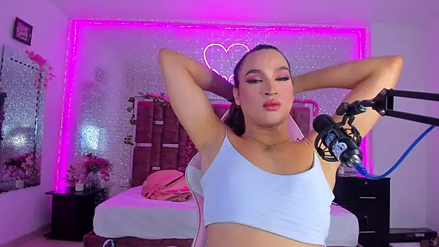 Snapshot of KylieVictoria chatting on March 12, 4:51 am KylieVictoria online show from March 12, 4:51 am