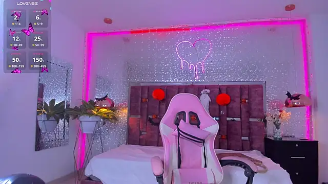 KylieVictoria online show from October 23, 4:55 am