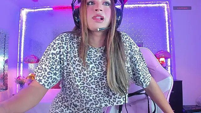 KylieVictoria online show from December 3, 4:13 am