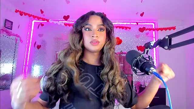 Snapshot of KylieVictoria chatting on February 19, 4:34 am KylieVictoria online show from February 19, 4:34 am