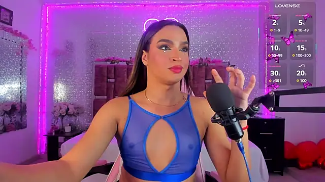 Snapshot of KylieVictoria chatting on February 10, 3:35 am KylieVictoria online show from February 10, 3:35 am