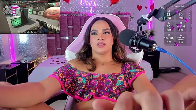 Snapshot of KylieVictoria chatting on February 16, 7:59 am KylieVictoria online show from February 16, 7:59 am