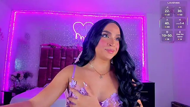 Snapshot of KylieVictoria chatting on February 5, 3:23 am KylieVictoria online show from February 5, 3:23 am